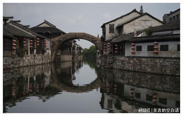 逃离遗弃的建筑4